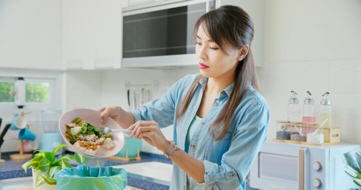 食べ物をよく粗末にする人