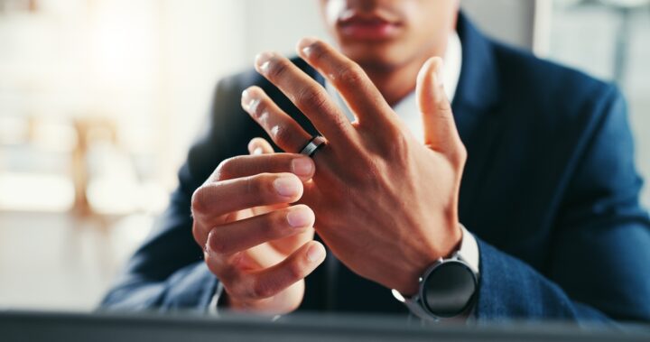 長年連れ添った妻と離婚し、失意のどん底にいたら…
