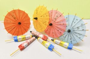 カラフルな傘が可愛い「お天気みくじ」